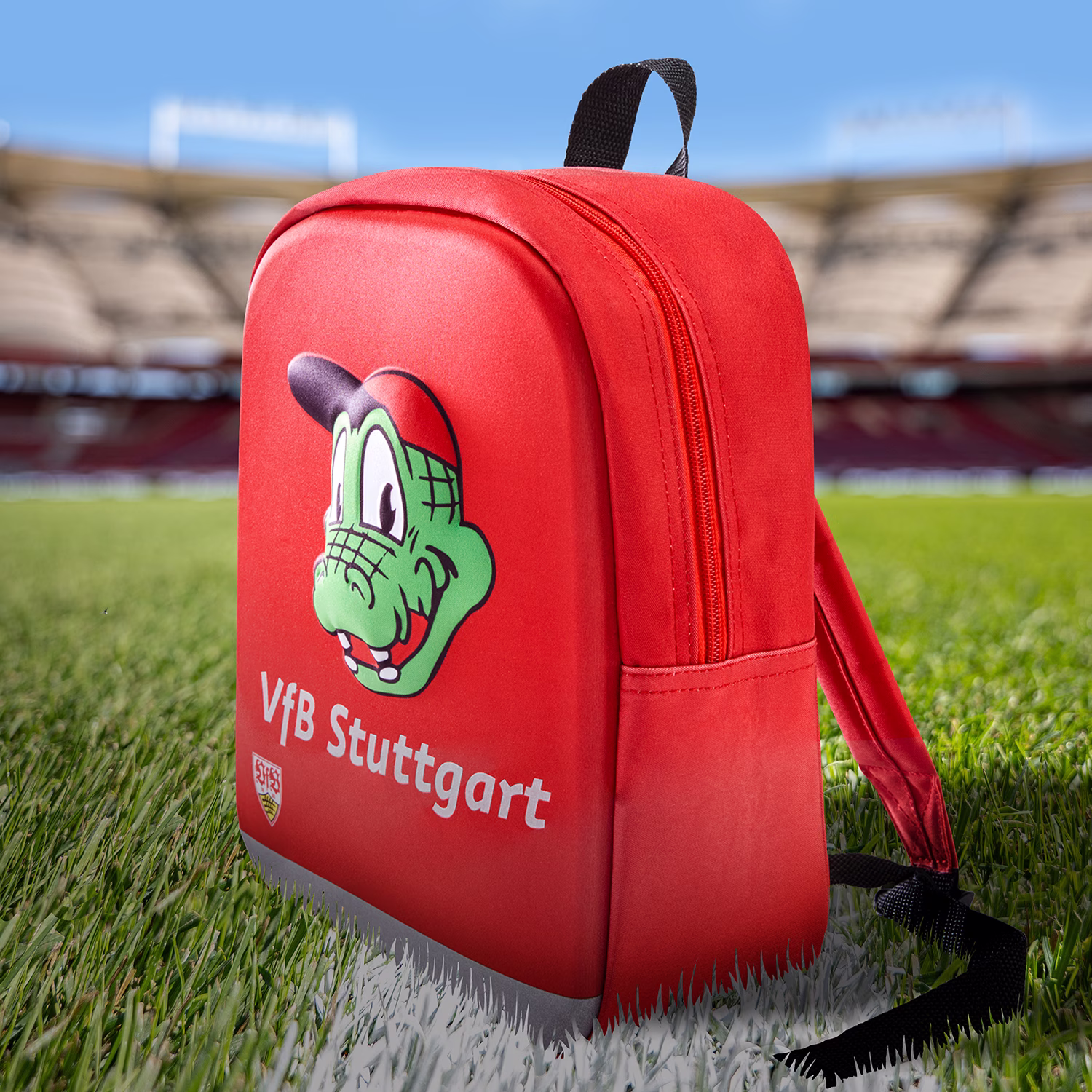 Roter Rucksack mit Fritzle Gesicht in der Mitte 