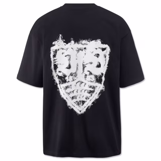 schwarze Rückseite des T-Shirts mit großem weißen, verwaschenen VfB Wappen